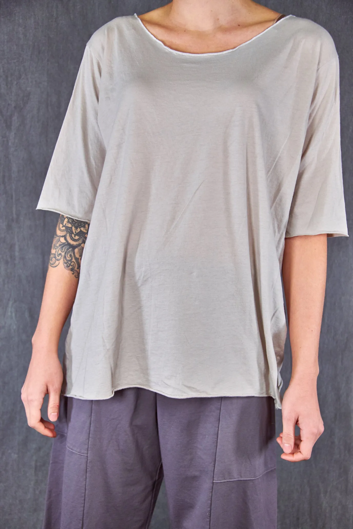 1569 Simple Layer Tee-Natural/Dove-U