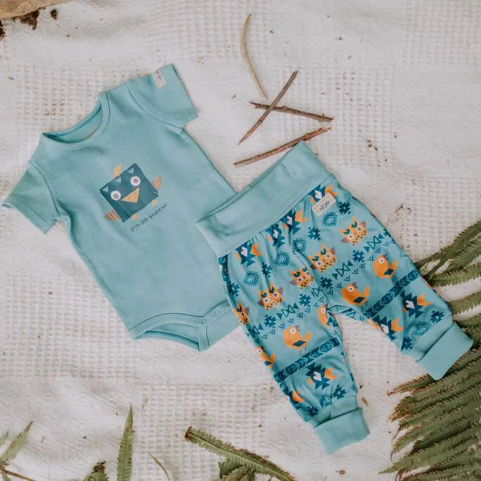 Cache-couche turquoise à manches courtes avec illustration, bébé || Turquoise short-sleeve bodysuit with illustration, baby