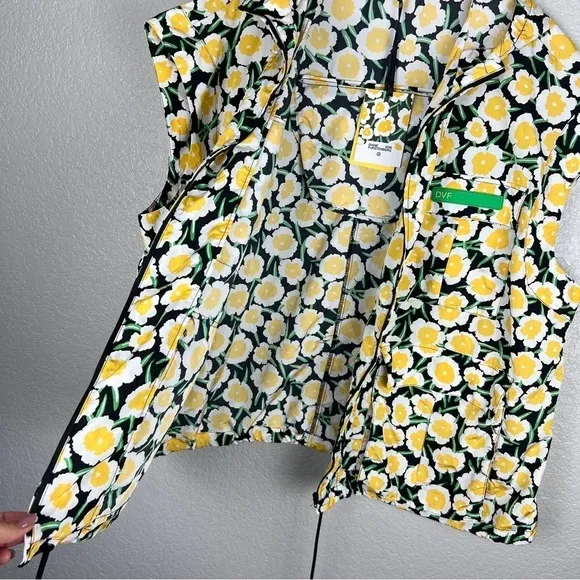 DVF Nylon Packable Yellow Poppy Short-Sleeve Hooded Vest XXL - NWT, Diane