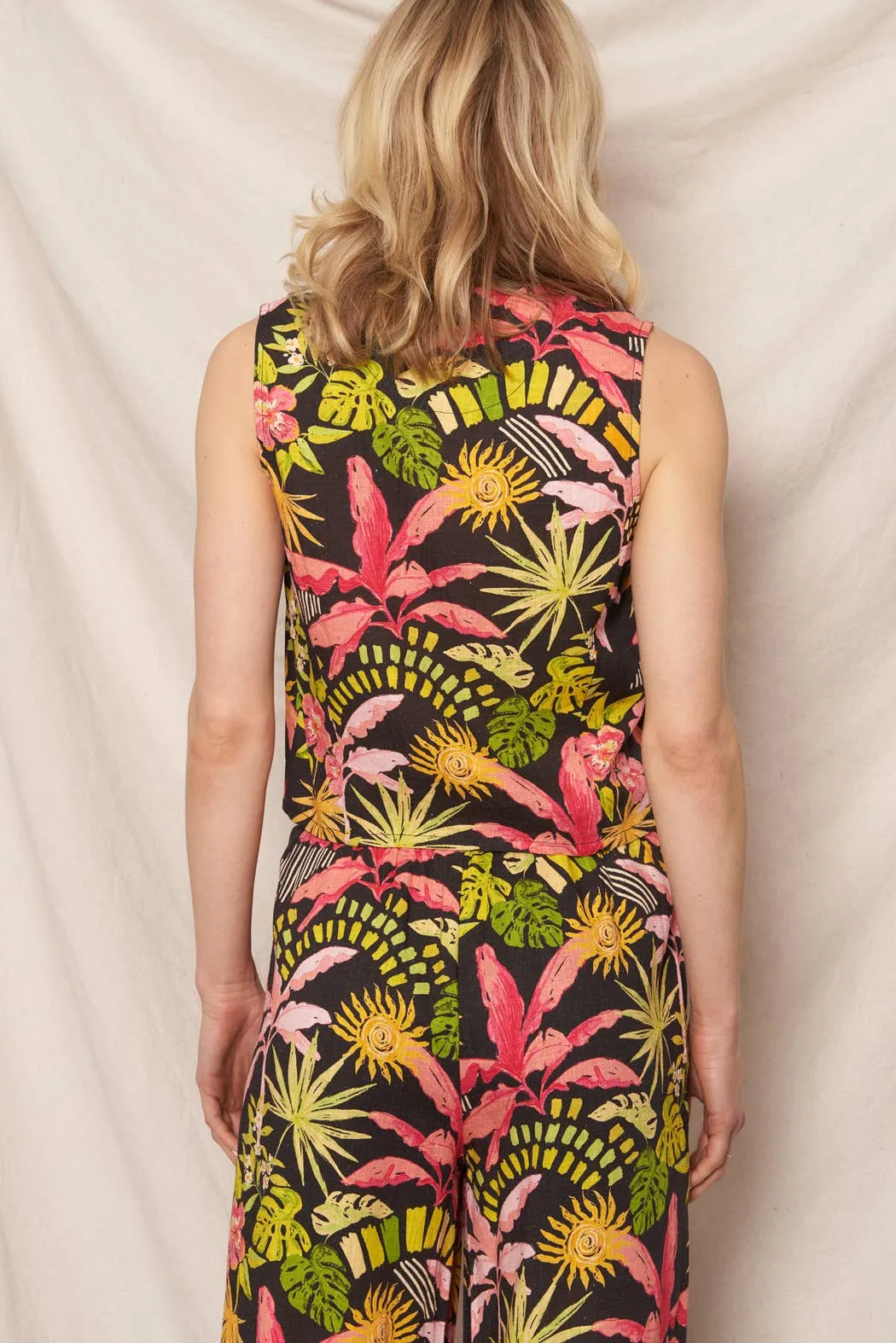 En Crème Black Multi Tropical Print Sleeveless Vest Top