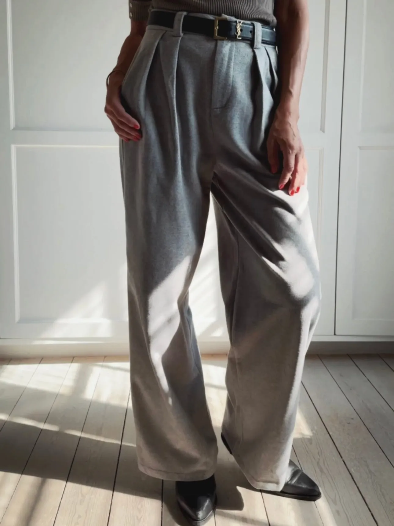 LOOSE PANTS - LIGHT GREY