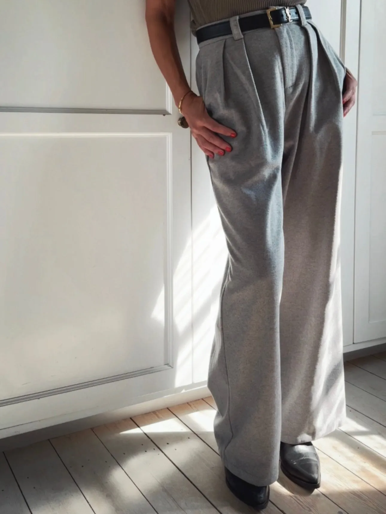 LOOSE PANTS - LIGHT GREY