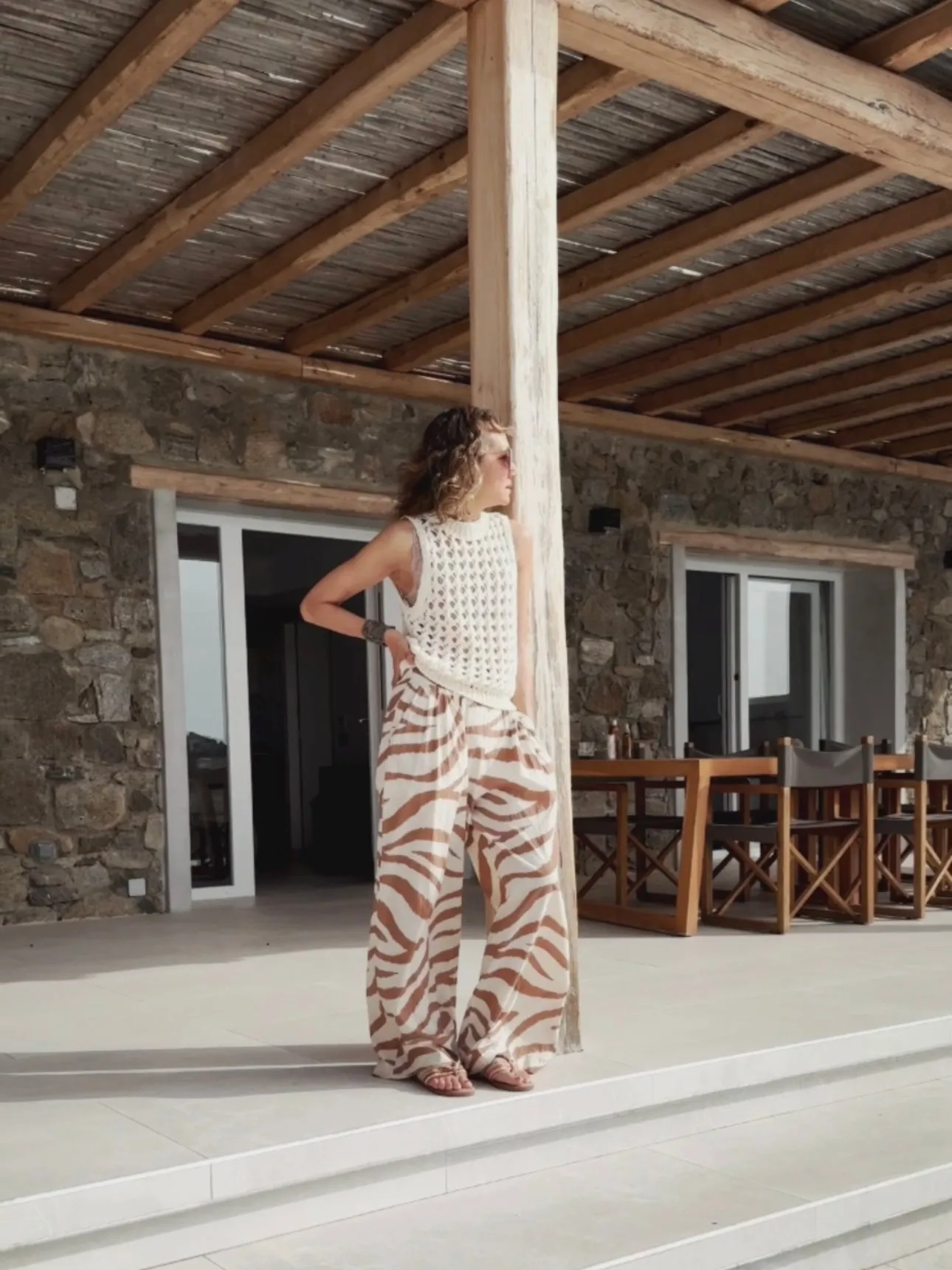 LOOSE PANTS WITH PRINT - BEIGE/BROWN