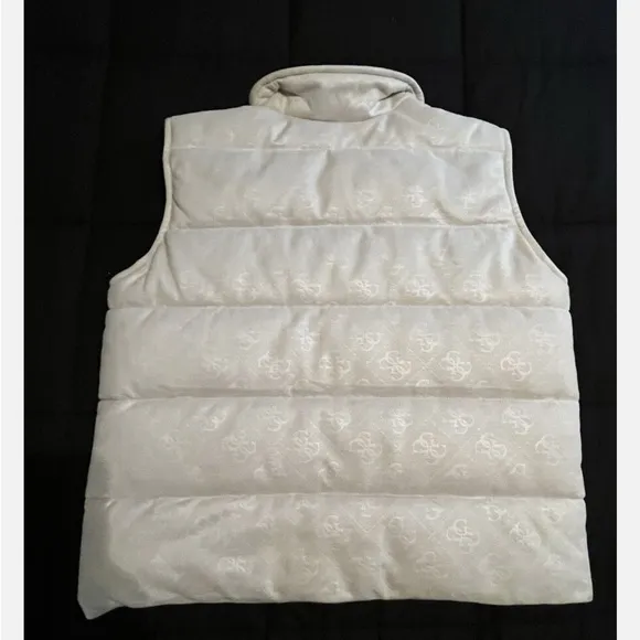 NWT Women’s Guess Cream Jemi Puffer Vest