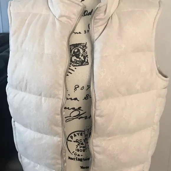 NWT Women’s Guess Cream Jemi Puffer Vest